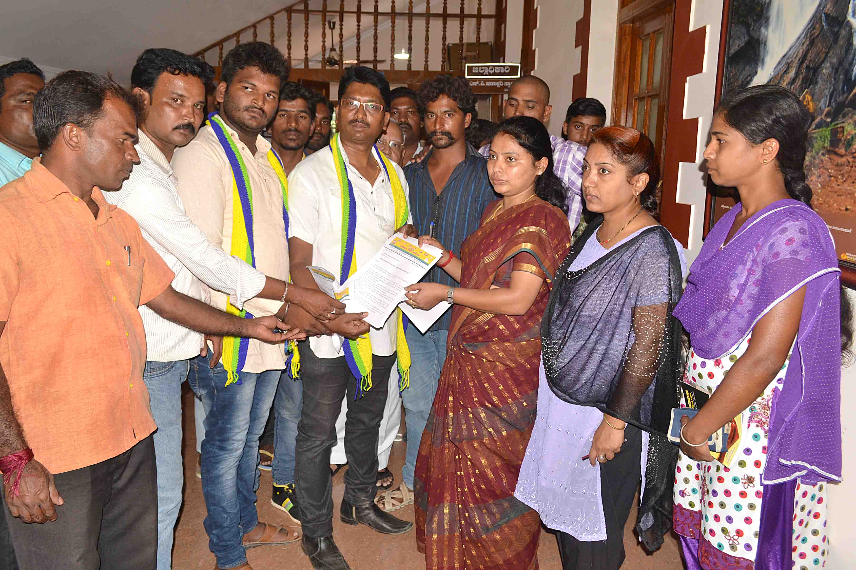 ಜಿಲ್ಲಾಸ್ಪತ್ರೆಯ ದುರವಸ್ಥೆ ಸರಿಪಡಿಸಲು ಆಗ್ರಹಿಸಿ ಪ್ರತಿಭಟನೆ